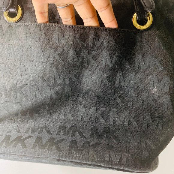 Michael Kors Medium Tote - Picture 5 of 10